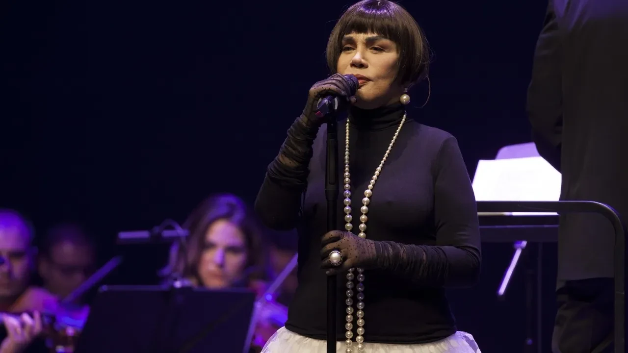 Sezen Aksu'dan Karantina Haberleri: Covid-19 Testi Pozitif Çıktı, Sağlık Durumu Nasıl?